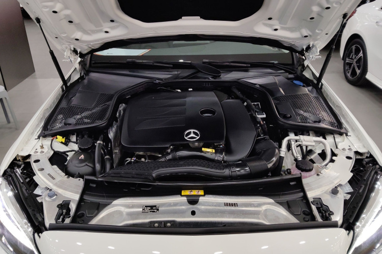 奔驰C级 2020款 改款 C 260 L 运动版机舱底盘24
