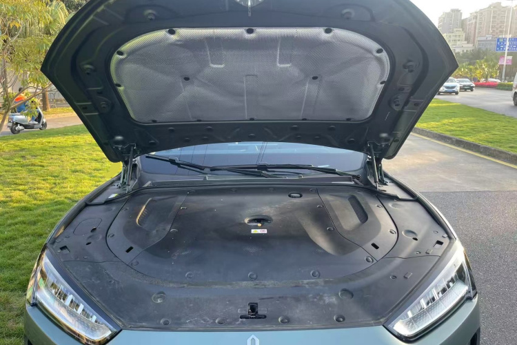 鸿蒙智行 问界M5 2022款 增程四驱旗舰版机舱底盘24