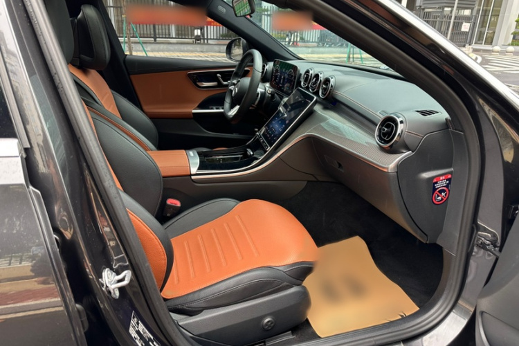奔驰C级 2022款 改款 C 200 L 运动版中控内饰7004