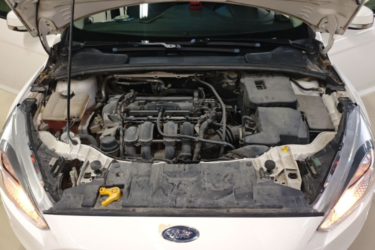 福特 福克斯 2017款 两厢 1.6L 自动舒适型智行版机舱底盘24