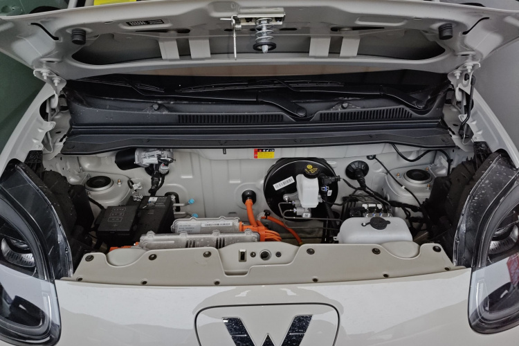 五菱汽车 宏光MINIEV 2025款 四门版 进阶款机舱底盘24