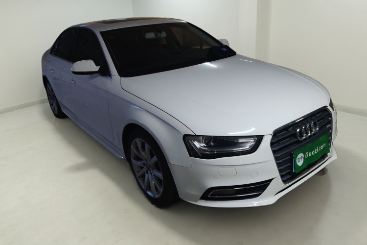 奥迪A4L 2015款 35 TFSI 自动标准型车身外观3