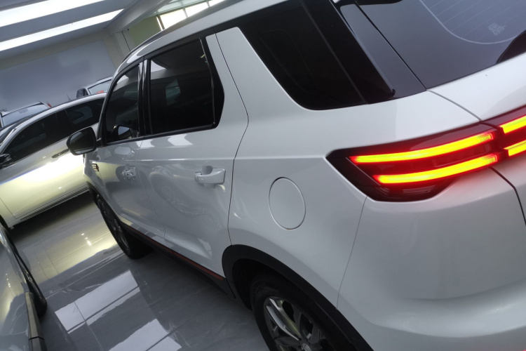 长安CS55PLUS 2022款 蓝鲸版 1.5T DCT豪华型车身外观4