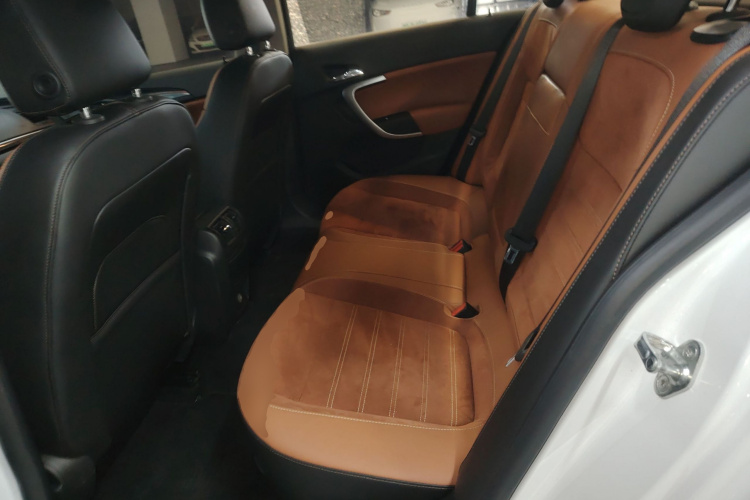 别克 君威 2015款 GS 2.0T 豪情运动版中控内饰21