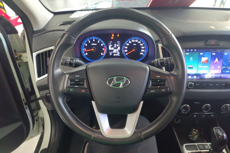 北京现代ix25 2017款 1.6L 自动智能型中控内饰13