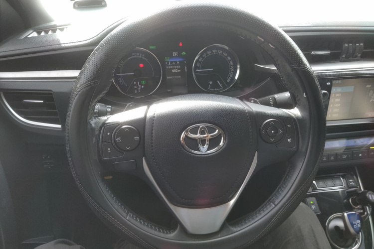 丰田 雷凌 2017款 改款双擎 1.8H GS-L E-CVT领先版 国V中控内饰13