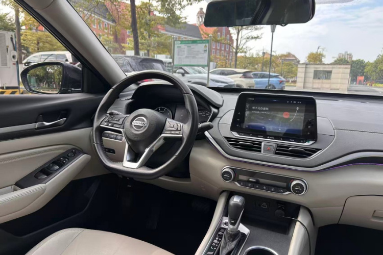 日产 天籁 2020款 2.0L XL 舒适版中控内饰7007