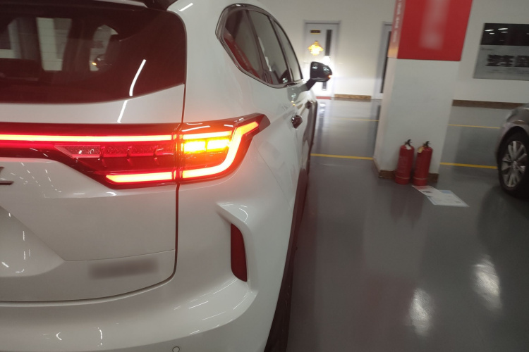 哈弗赤兔 2023款 1.5T 动感型车身外观9