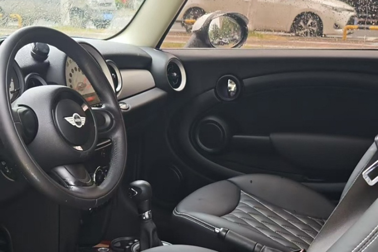 MINI 2011款 1.6L ONE中控内饰7002