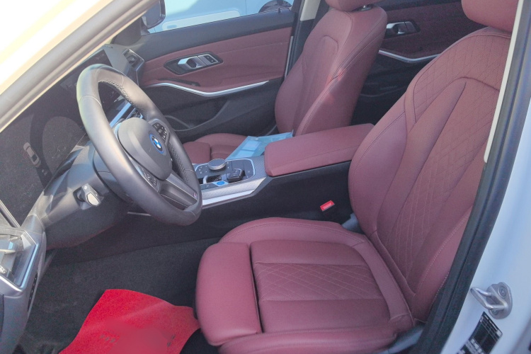 宝马i3 2024款 eDrive 40 L 曜夜套装中控内饰19