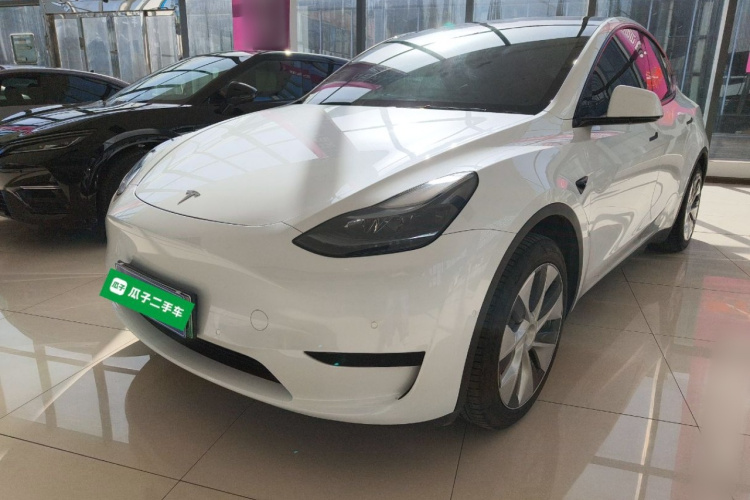 特斯拉 Model Y 2022款 改款 后轮驱动版车身外观1