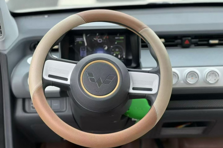 五菱汽车 宏光MINIEV 2022款 GAMEBOY 200km 玩乐款 磷酸铁锂中控内饰7006