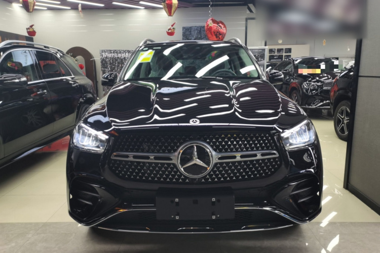奔驰GLE 2024款 改款 GLE 350 4MATIC 时尚型车身外观2