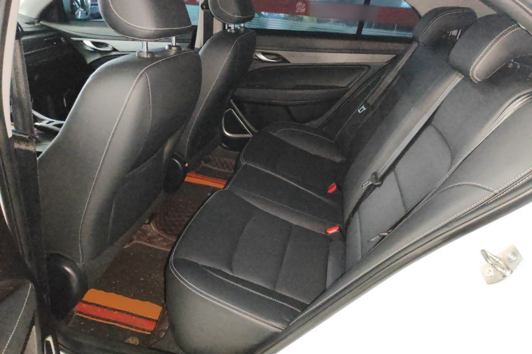 吉利汽车 帝豪 2021款 UP 1.5L 手动舒适型中控内饰21