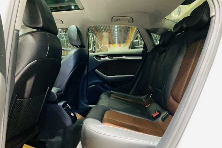 奥迪A3 2020款 Limousine 35 TFSI 风尚型 国VI中控内饰7007