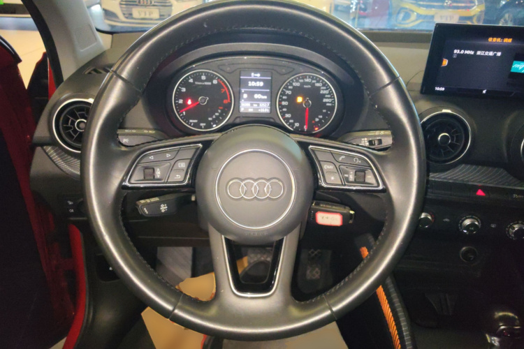 奥迪Q2L 2018款 35 TFSI 上市专享版 国VI中控内饰13