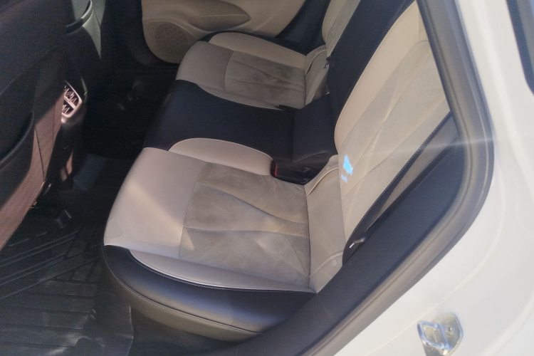 别克 威朗 2019款 三厢 15S 自动领先型中控内饰7004