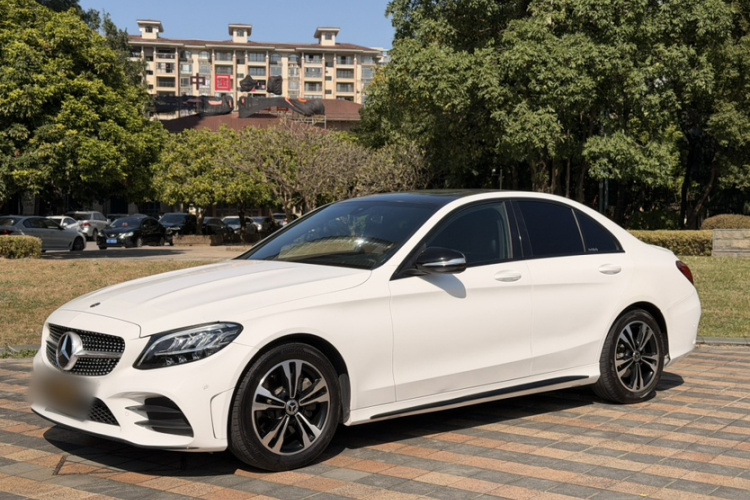 奔驰C级 2019款 C 260 运动版车身外观1