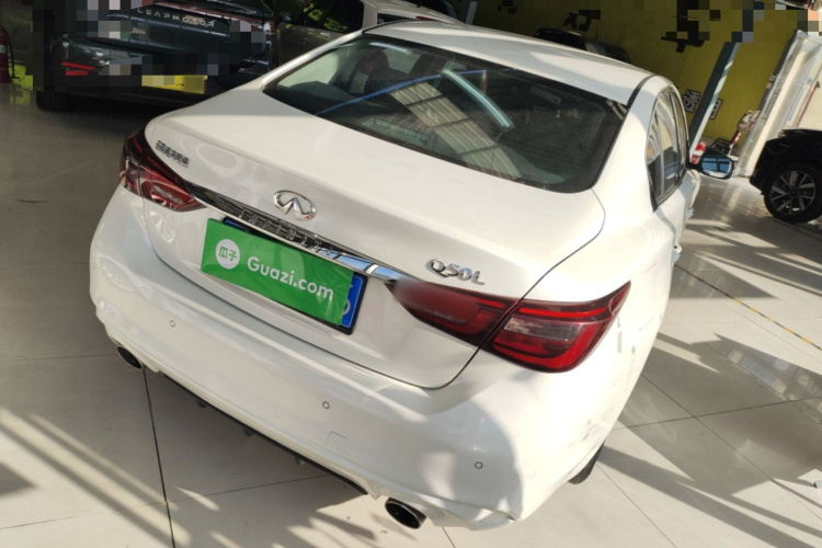 英菲尼迪Q50L 2018款 2.0T 舒适版 国VI车身外观7