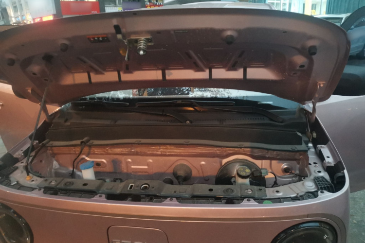 吉利银河 2023款 熊猫mini 200km 耐力熊机舱底盘24