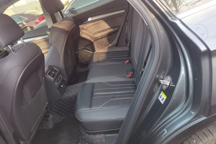 奥迪Q5L Sportback 2021款 40 TFSI 时尚型中控内饰7004