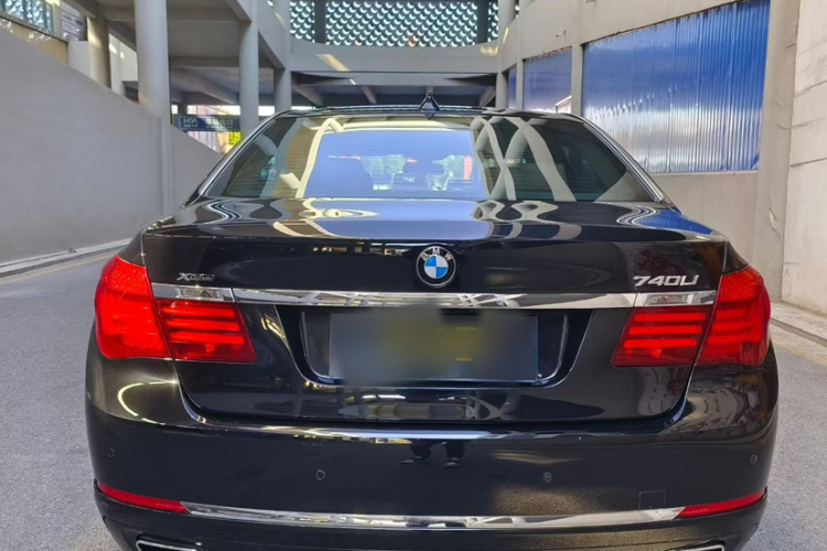 宝马7系 2014款 730Li 臻享型车身外观6002
