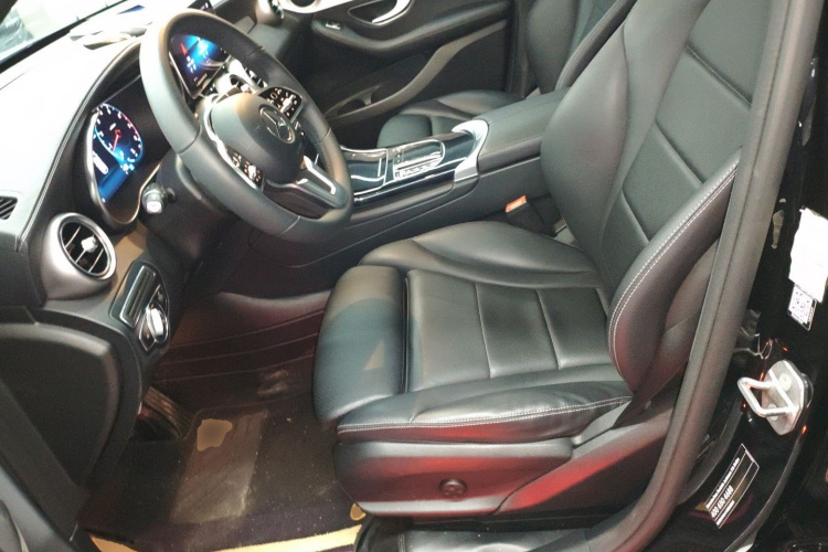 奔驰GLC 2022款 改款三 GLC 260 L 4MATIC 动感型中控内饰19