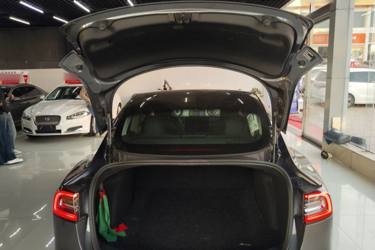 特斯拉 Model 3 2020款 改款 标准续航后驱升级版局部细节23