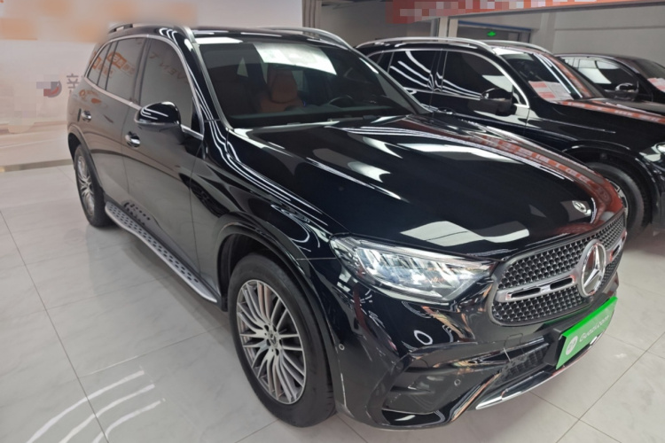 奔驰GLC 2023款 改款 GLC 300 L 4MATIC 动感型 5座车身外观3