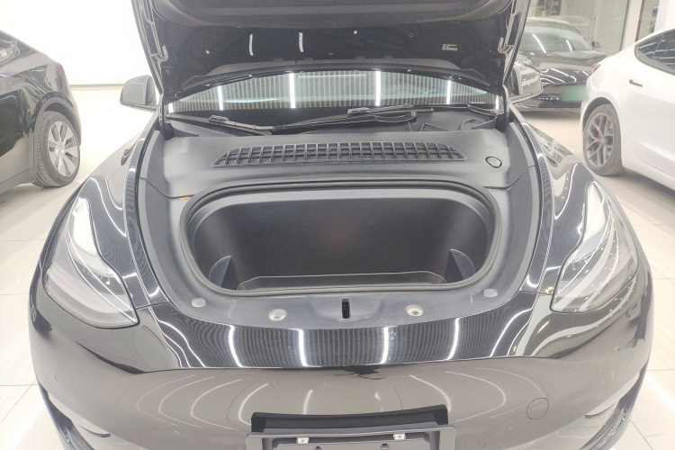 特斯拉 Model Y 2022款 长续航全轮驱动版机舱底盘24