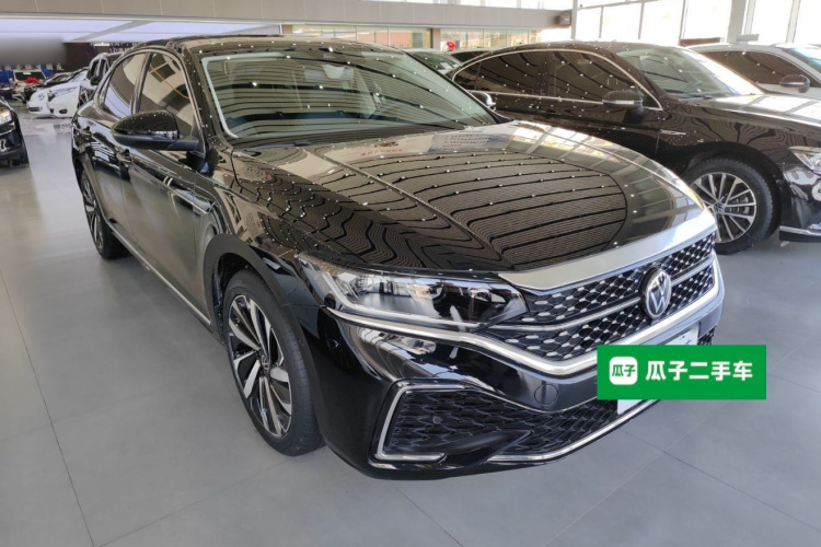 大众 帕萨特 2022款 330TSI 星空豪华版车身外观3