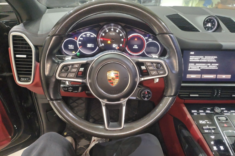 保时捷 2023款 Cayenne Coupé 3.0T 铂金版中控内饰13