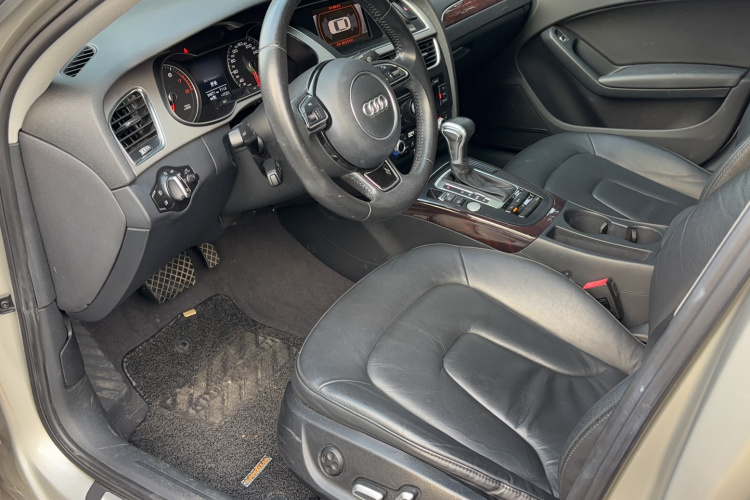 奥迪A4L 2016款 35 TFSI 自动舒适型中控内饰7003