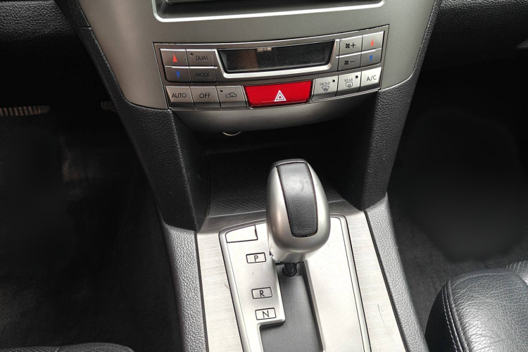 斯巴鲁 傲虎 2010款 2.5i豪华版局部细节16