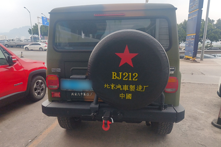 BAW北汽制造 212经典 2023款 狙击手 2.4T 手动轻装款车身外观6