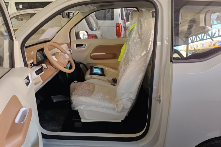 五菱汽车 宏光MINIEV 2024款 第三代 215km 青春版中控内饰19