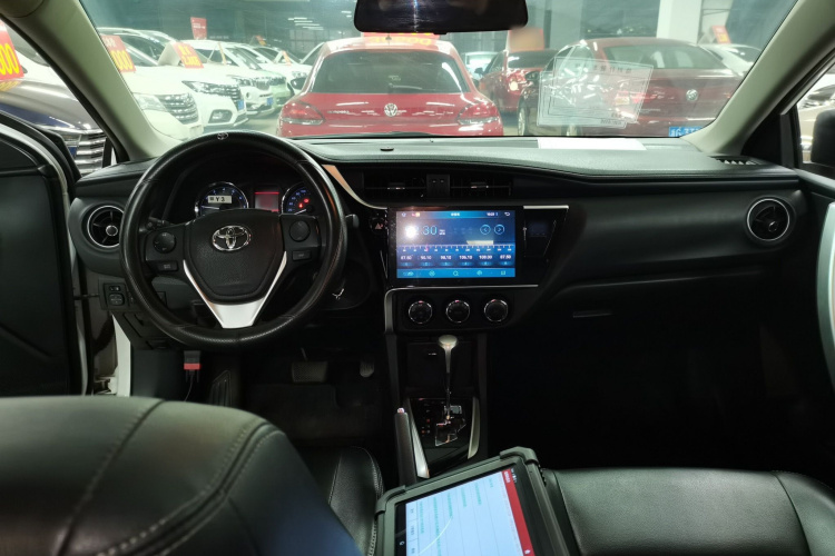 丰田 卡罗拉 2017款 改款 1.2T S-CVT GL-i中控内饰7002