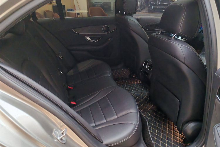 奔驰C级 2020款 改款 C 200 L 时尚型运动版中控内饰7003