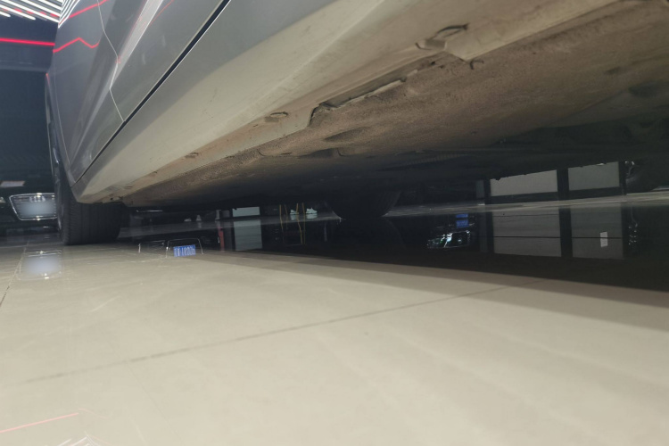 奥迪A6L 2019款 45 TFSI 臻选致雅型机舱底盘30