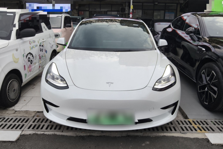 特斯拉 Model 3 2022款 后轮驱动版车身外观2