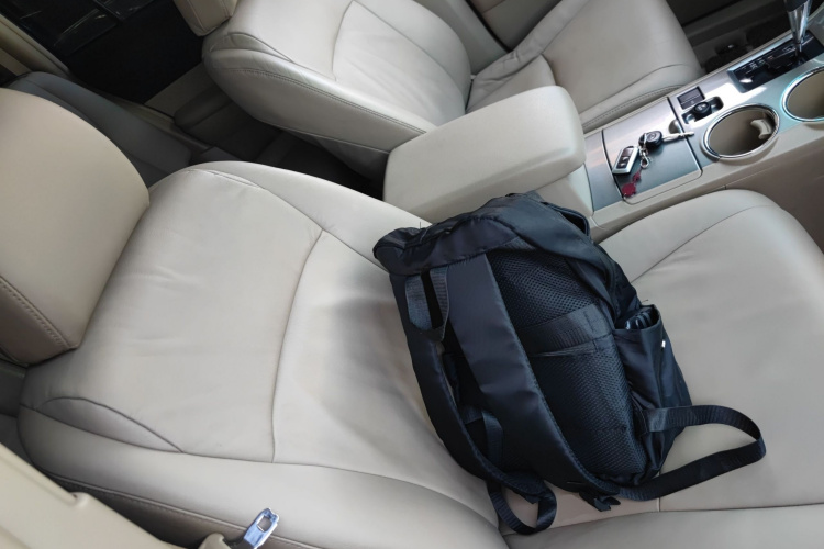 丰田 汉兰达 2012款 2.7L 两驱7座豪华版局部细节41