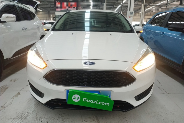 福特 福克斯 2018款 两厢经典 1.6L 自动舒适型智行版车身外观2