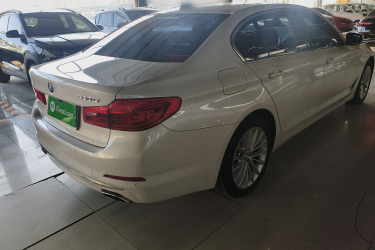 宝马5系 2019款 530Li 领先型 豪华套装车身外观7