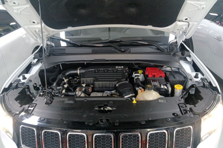 Jeep 指南者 2020款 220T 自动领先版局部细节24