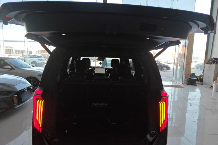 广汽传祺 传祺M8 2023款 宗师系列 双擎 旗舰版机舱底盘23