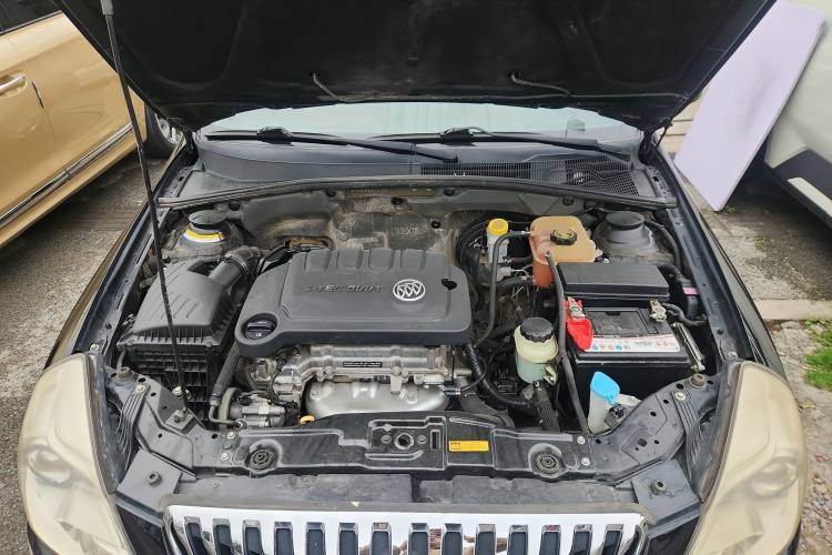 别克 凯越 2015款 1.5L 手动经典型机舱底盘24