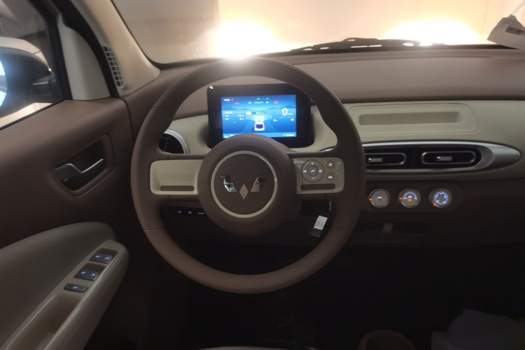 五菱汽车 宏光MINIEV 2025款 四门版 进阶款中控内饰13