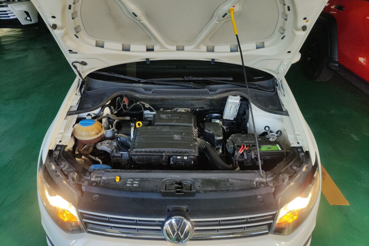 大众 Polo 2016款 1.4L 手动风尚型机舱底盘24