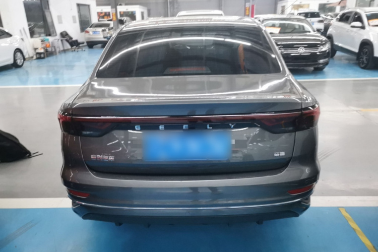 吉利汽车 帝豪 2026款 第4代 400万纪念款 1.5L CVT超越型车身外观6