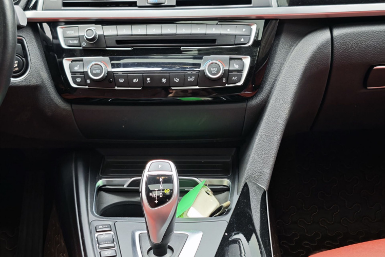 宝马3系GT 2020款 320i M运动曜夜版中控内饰7003